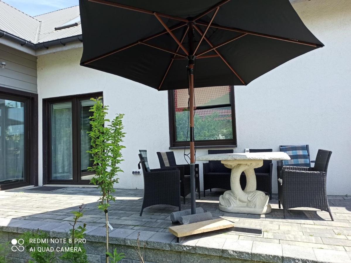 Dom Z Ogrodem Villa Laka  ภายนอก รูปภาพ
